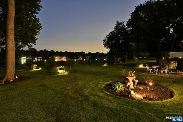 237 Woodfield Road, Twp Of Washington, NJ 07676