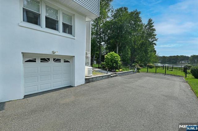 237 Woodfield Road, Twp Of Washington, NJ 07676