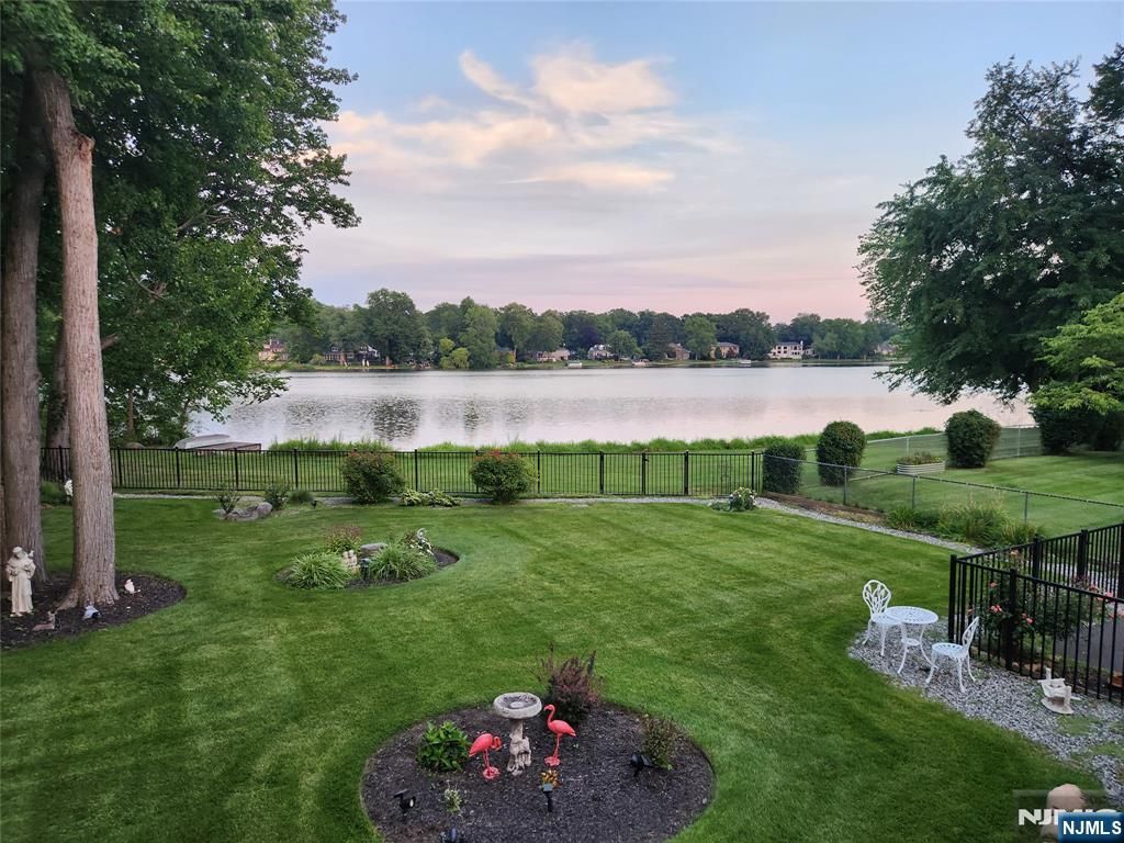 237 Woodfield Road, Twp Of Washington, NJ 07676