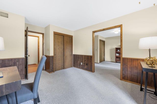 2515 W Wending DRIVE, Glendale, WI 53209