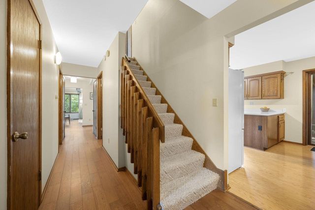 2515 W Wending DRIVE, Glendale, WI 53209