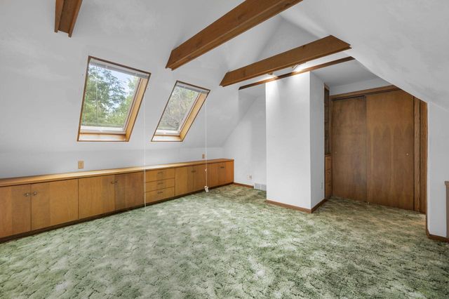 2515 W Wending DRIVE, Glendale, WI 53209