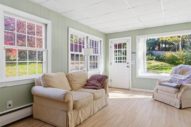 3 Cardinal Drive, Hudson, NH 03051
