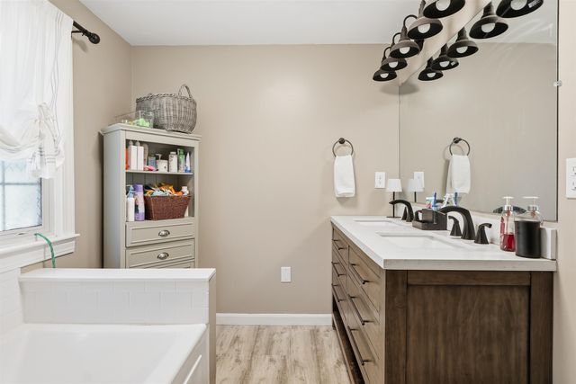 3 Cardinal Drive, Hudson, NH 03051