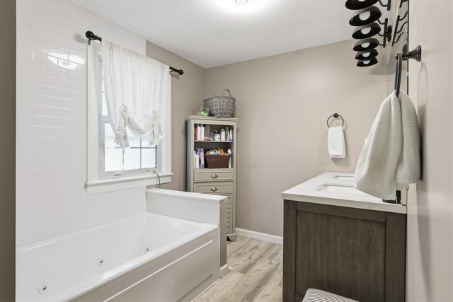 3 Cardinal Drive, Hudson, NH 03051