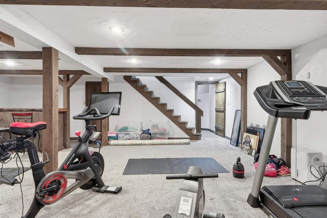 3 Cardinal Drive, Hudson, NH 03051