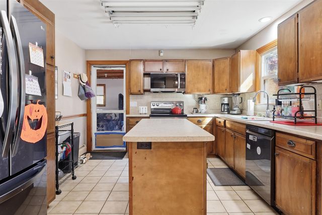 3 Cardinal Drive, Hudson, NH 03051