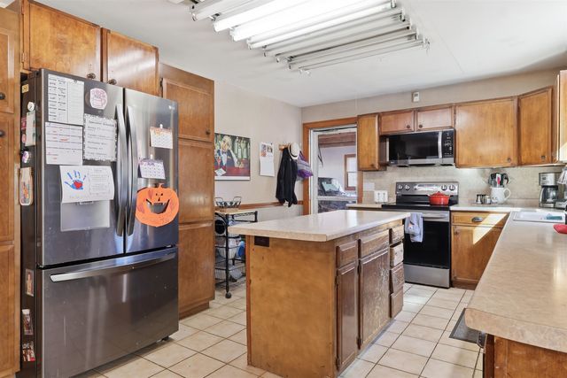 3 Cardinal Drive, Hudson, NH 03051