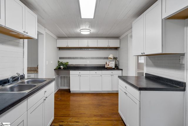 1 Frost Street, Pelzer, SC 29669