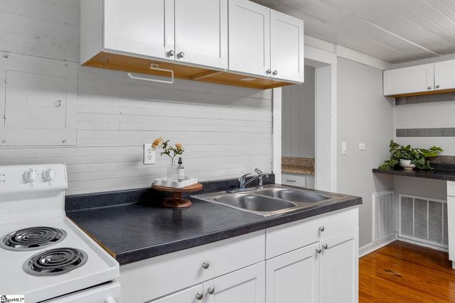 1 Frost Street, Pelzer, SC 29669