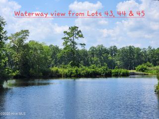 243 Highwood Lane, New Bern, NC 28562