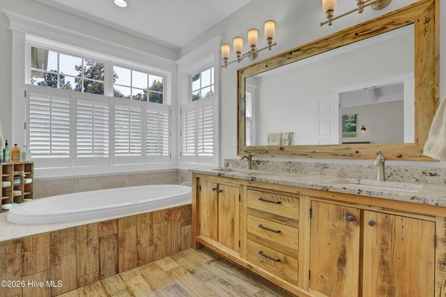 207 Ottaway Court, Hampstead, NC 28443