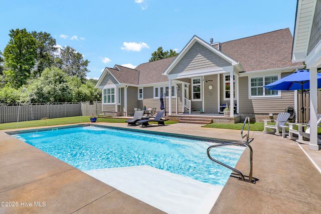 207 Ottaway Court, Hampstead, NC 28443