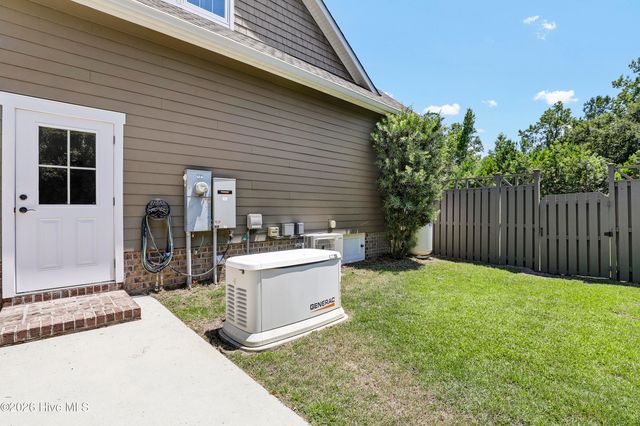 207 Ottaway Court, Hampstead, NC 28443