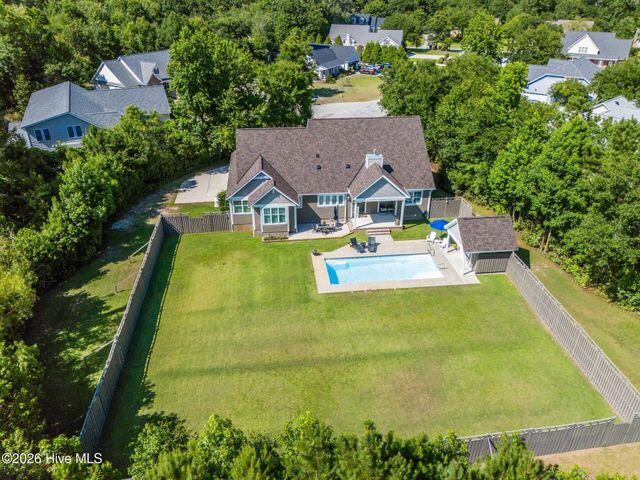 207 Ottaway Court, Hampstead, NC 28443