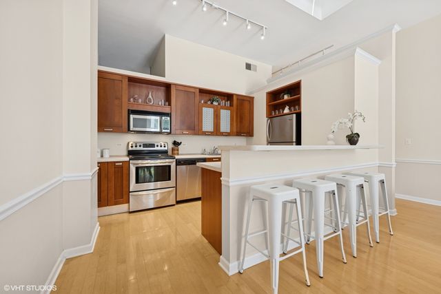 807 Church Street 503, Evanston, IL 60201
