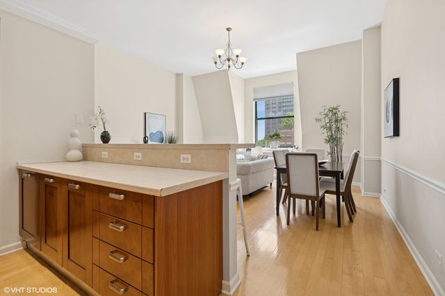 807 Church Street 503, Evanston, IL 60201