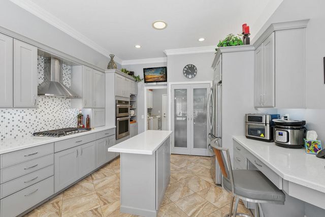 201 Kavenish Drive, Rancho Mirage, CA 92270