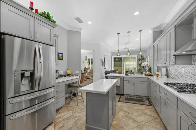 201 Kavenish Drive, Rancho Mirage, CA 92270