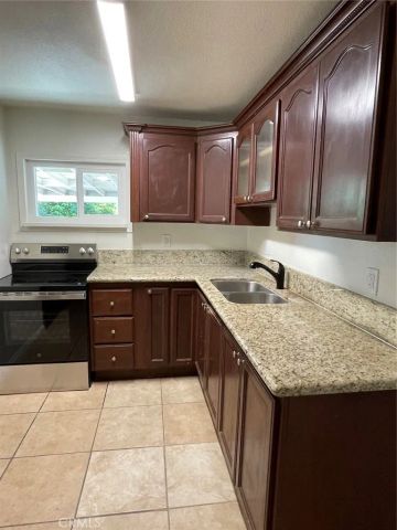 835 E Nocta, Ontario, CA 91764