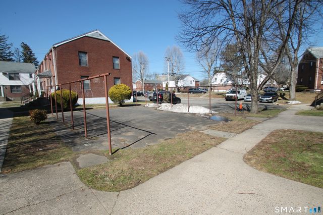 261 Pennsylvania Avenue 261, Bridgeport, CT 06610