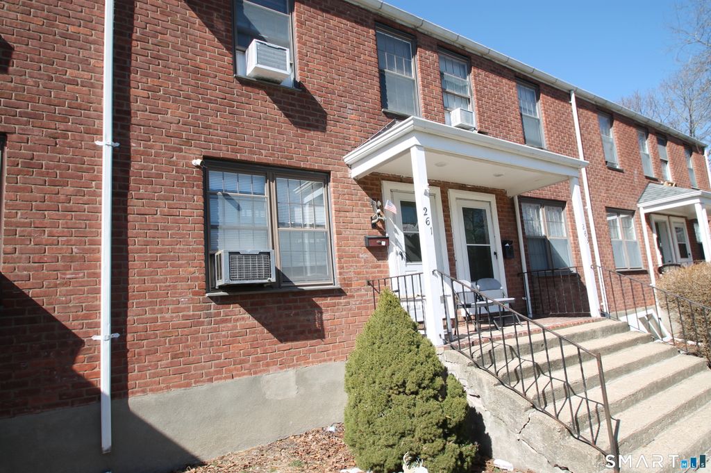 261 Pennsylvania Avenue 261, Bridgeport, CT 06610