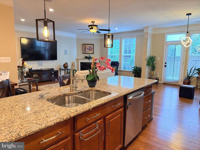 24619 GREYSTEEL SQ, Aldie, VA 20105