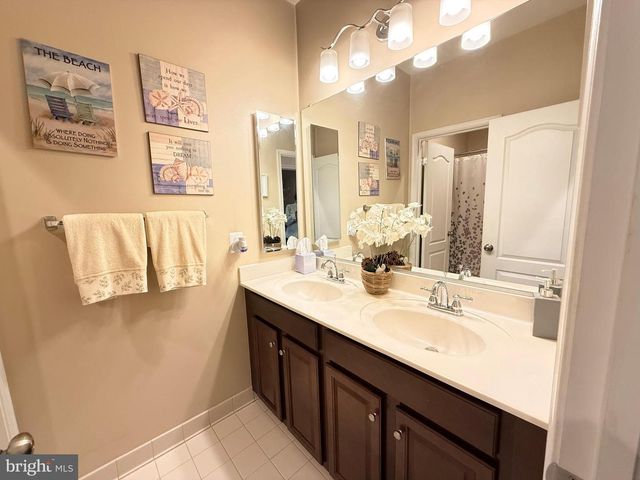 24619 GREYSTEEL SQ, Aldie, VA 20105