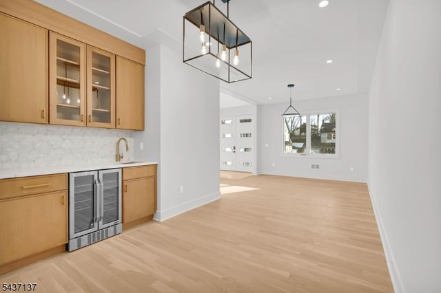 31 Ashwood Dr, Livingston Twp., NJ 07039