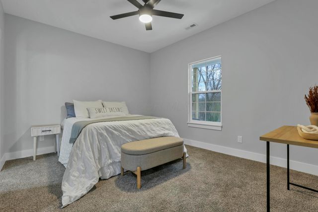 18 Sinalda Avenue SE, Newark, OH 43055