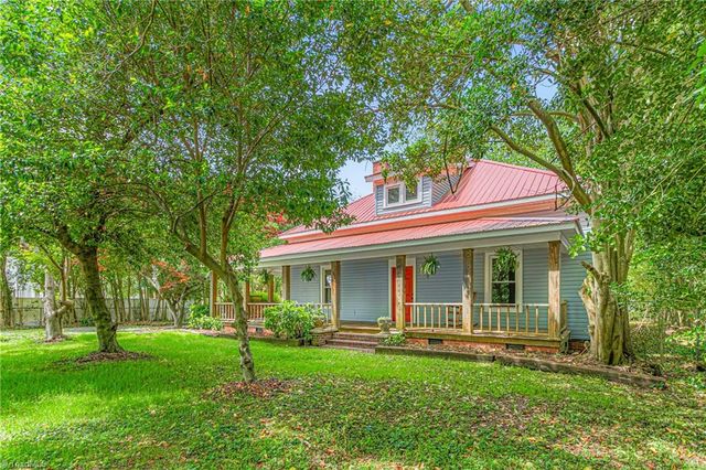 429 N Asheboro Street, Liberty, NC 27298