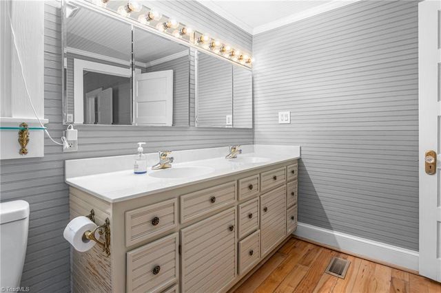 429 N Asheboro Street, Liberty, NC 27298