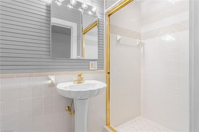 429 N Asheboro Street, Liberty, NC 27298