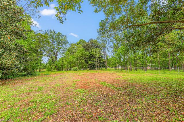 429 N Asheboro Street, Liberty, NC 27298