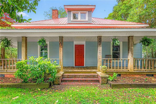 429 N Asheboro Street, Liberty, NC 27298