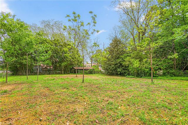 429 N Asheboro Street, Liberty, NC 27298