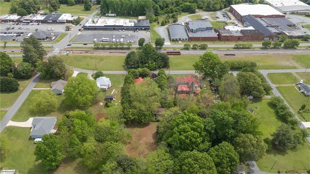 429 N Asheboro Street, Liberty, NC 27298