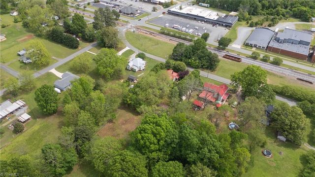 429 N Asheboro Street, Liberty, NC 27298