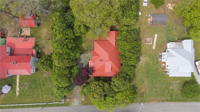 429 N Asheboro Street, Liberty, NC 27298