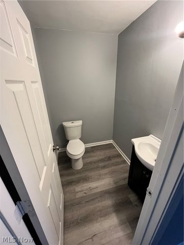 1037 Dietz Avenue, Akron, OH 44301