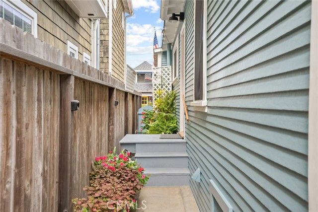 36 19th Street, Hermosa Beach, CA 90254