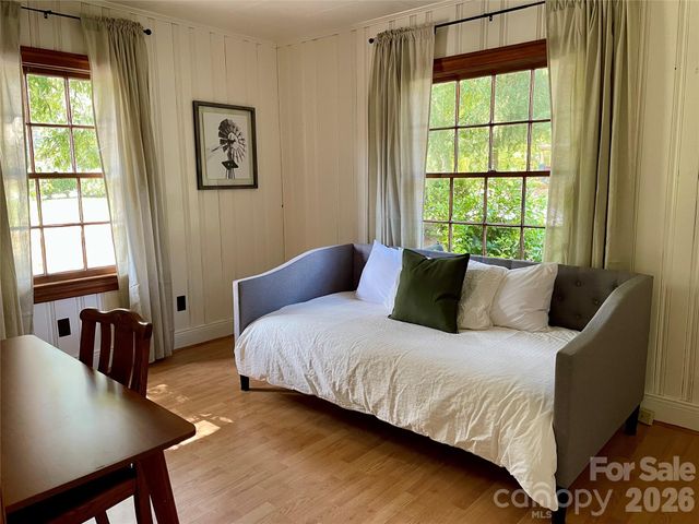 652 Davie Avenue, Statesville, NC 28677