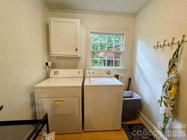 652 Davie Avenue, Statesville, NC 28677
