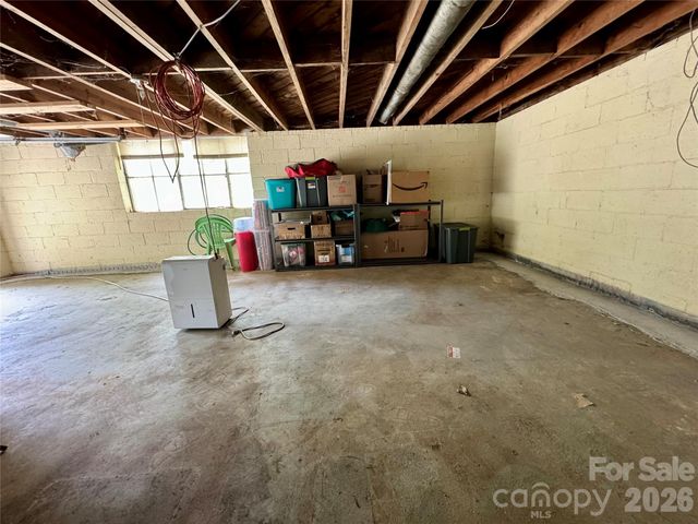 652 Davie Avenue, Statesville, NC 28677