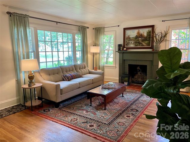 652 Davie Avenue, Statesville, NC 28677