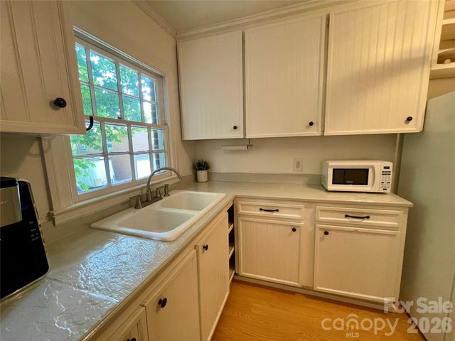 652 Davie Avenue, Statesville, NC 28677