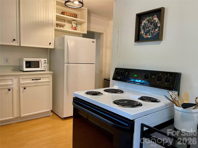 652 Davie Avenue, Statesville, NC 28677