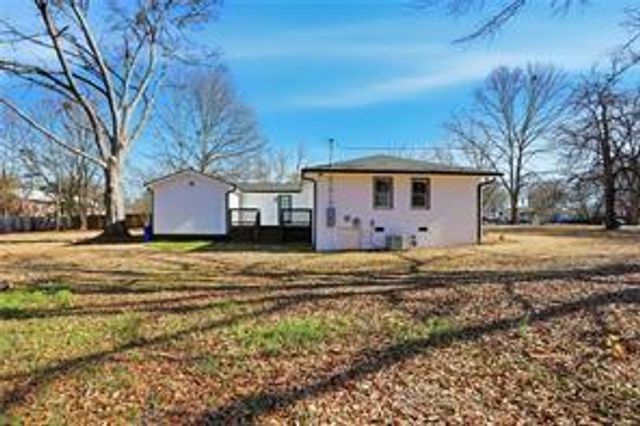127 Perry Street, Loganville, GA 30052