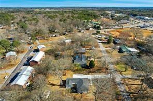 127 Perry Street, Loganville, GA 30052