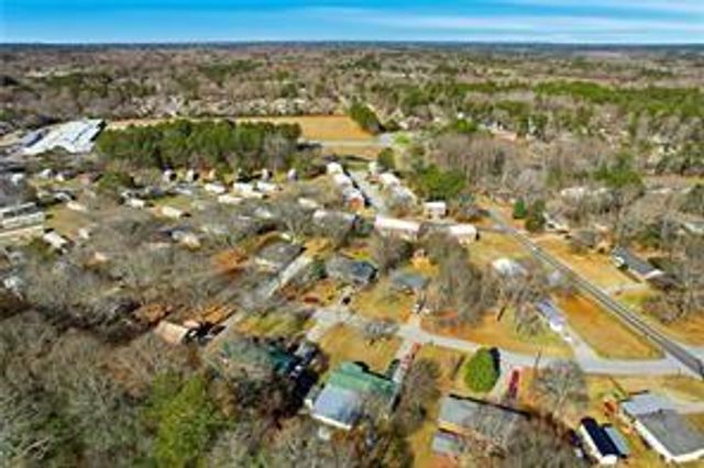 127 Perry Street, Loganville, GA 30052